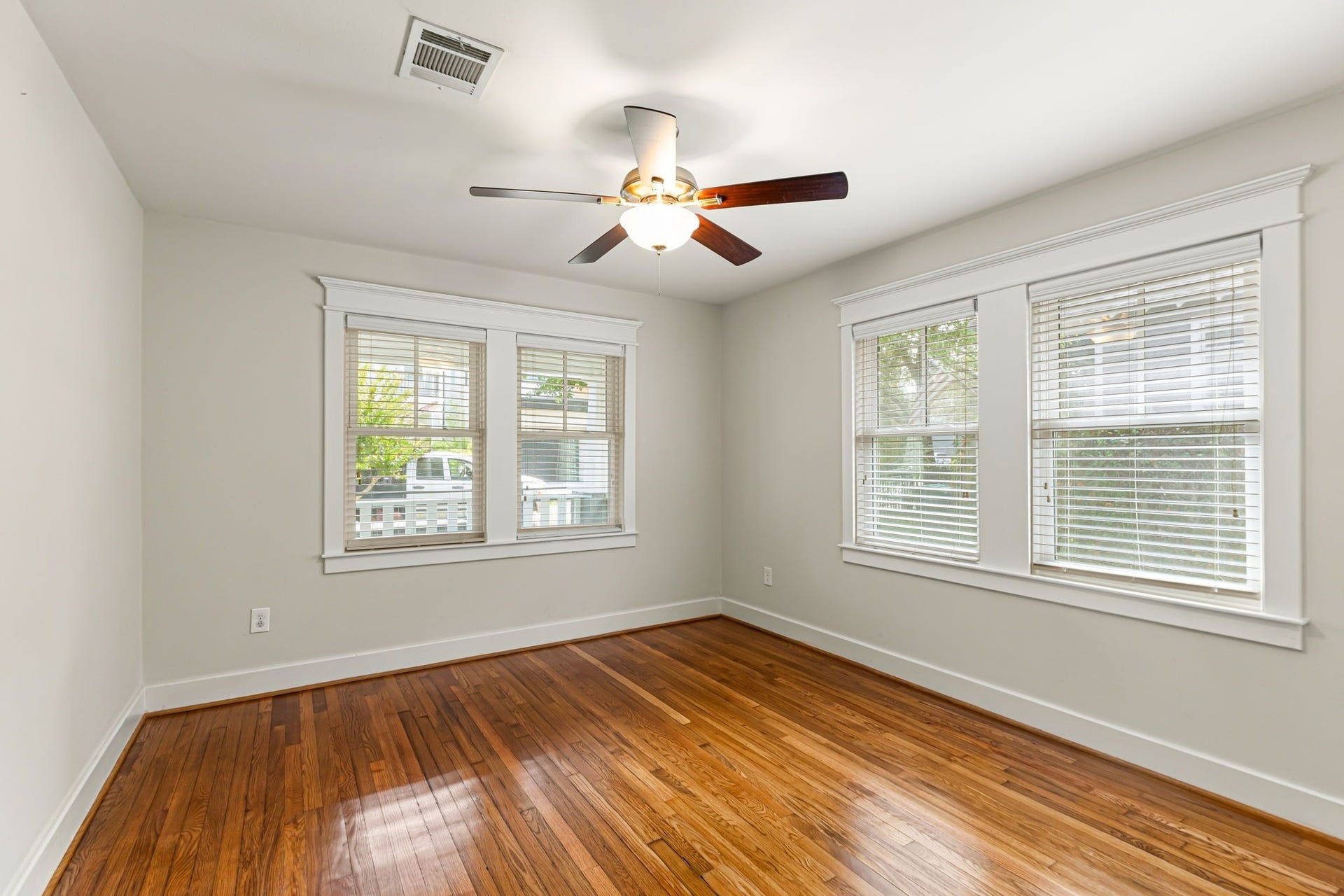 1329 Lawrence Street, Houston, TX 77008 One of the two secondary bedrooms. This one has a nice views to the front porch.