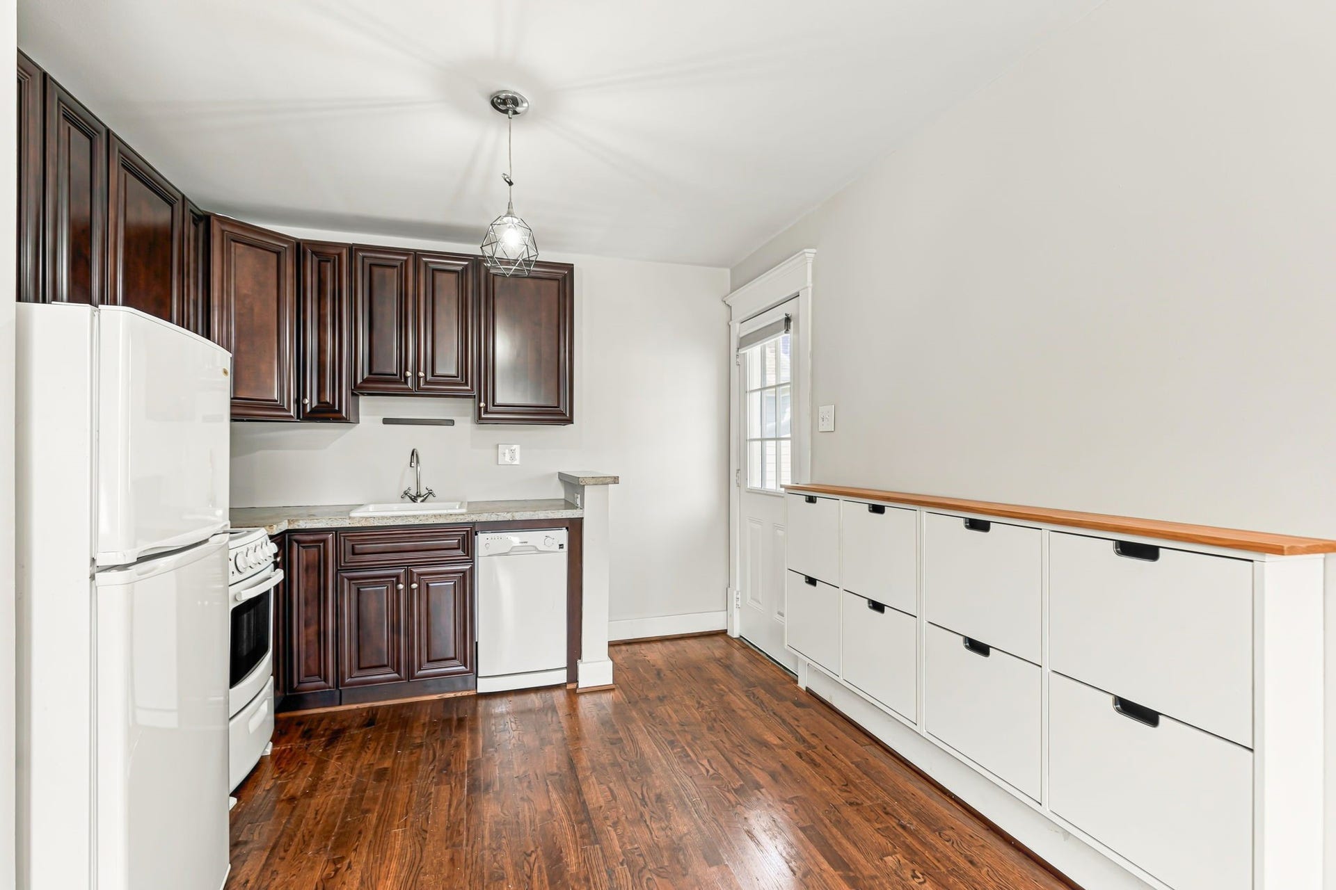 1329 Lawrence Street, Houston, TX 77008 1329 Lawrence Street, Houston, TX 77008