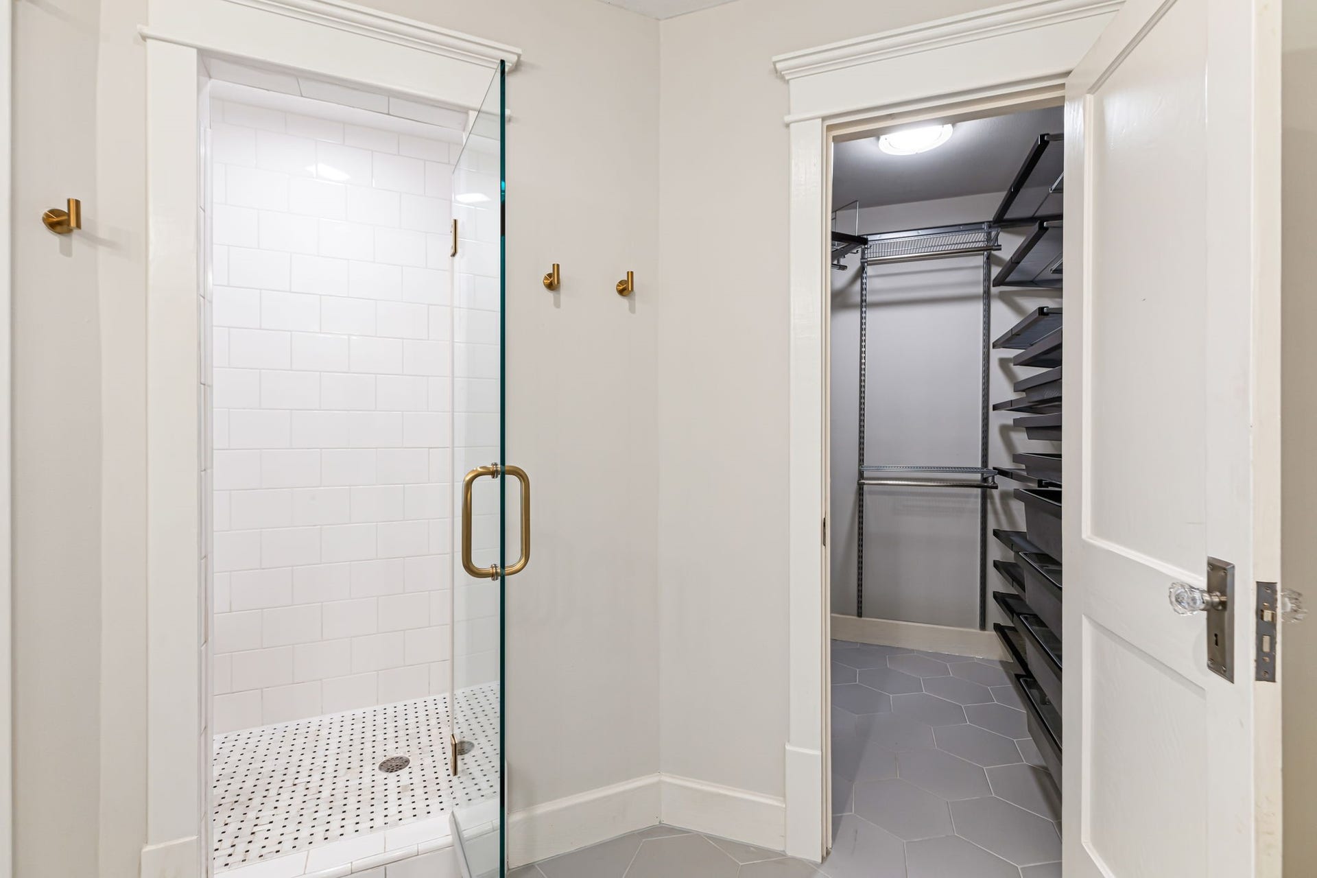 1329 Lawrence Street, Houston, TX 77008 Primary has two large closets.