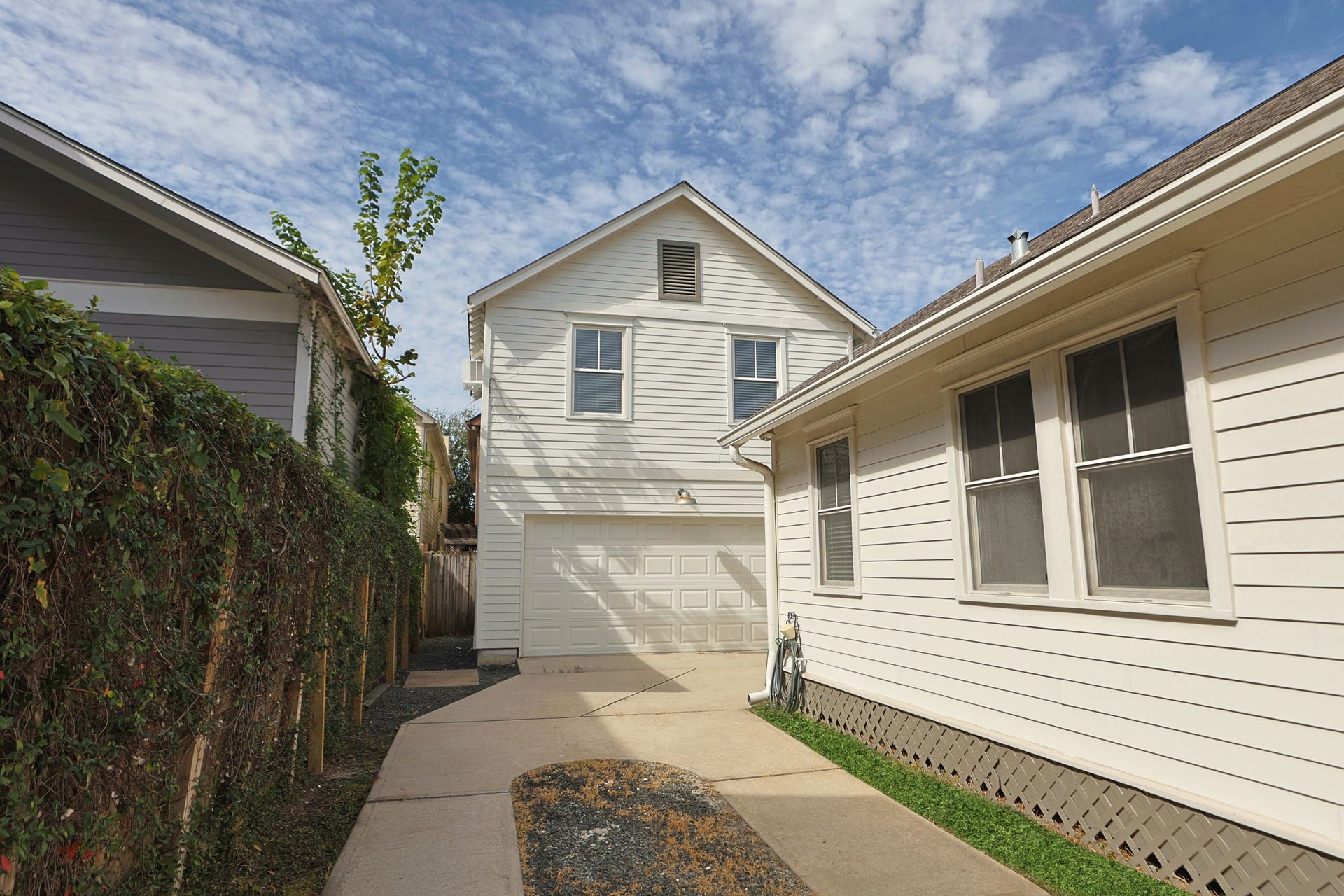 1329 Lawrence Street, Houston, TX 77008 Two car garage plus and garage apartment!