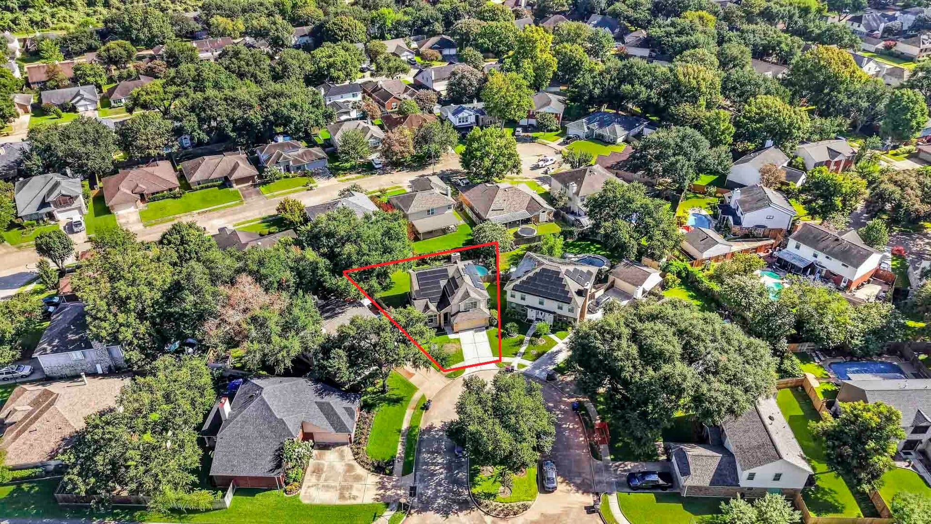 3311 Richmond Ferry Court, Richmond, TX 77406 This aerial view showcases the homes desirable cul-de-sac location and 6,632 sqft. lot.