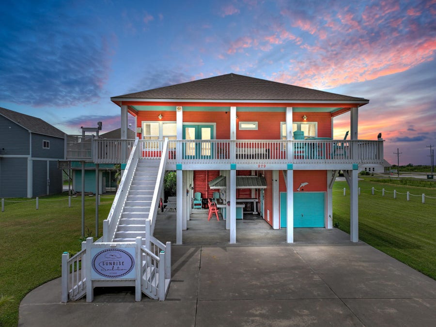 Property photo for 979 Palmridge Drive, Crystal Beach, TX