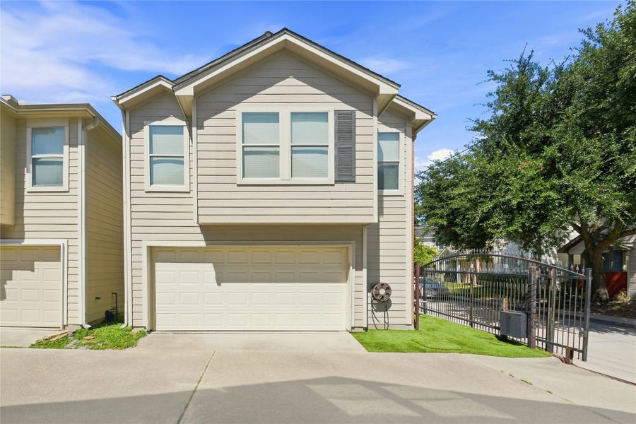 Property photo for 1421 Ruthven Street, Houston, TX