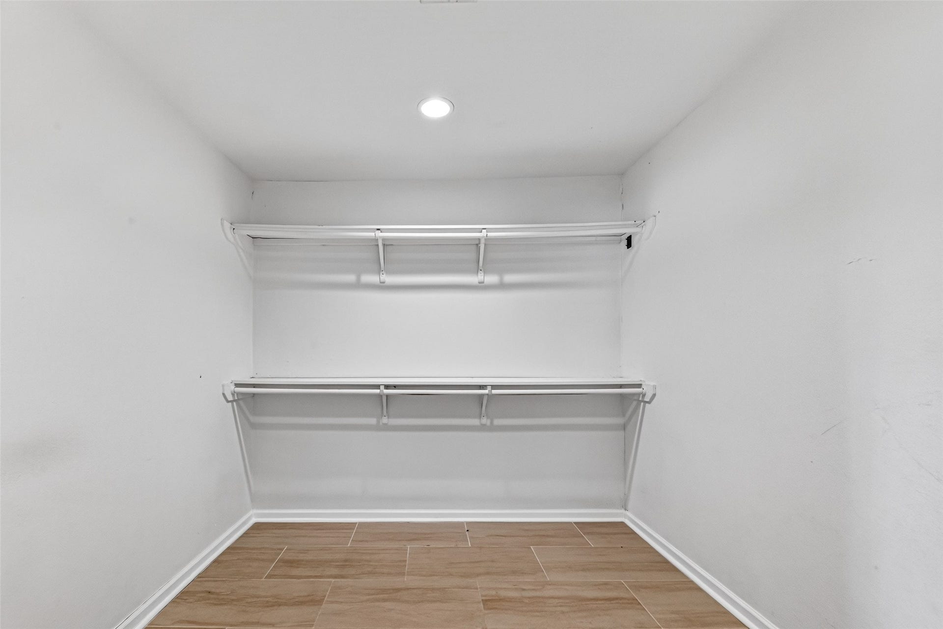 1504 Lawrence Avenue, Pasadena, TX 77506 WC PRIMARY BEDROOM