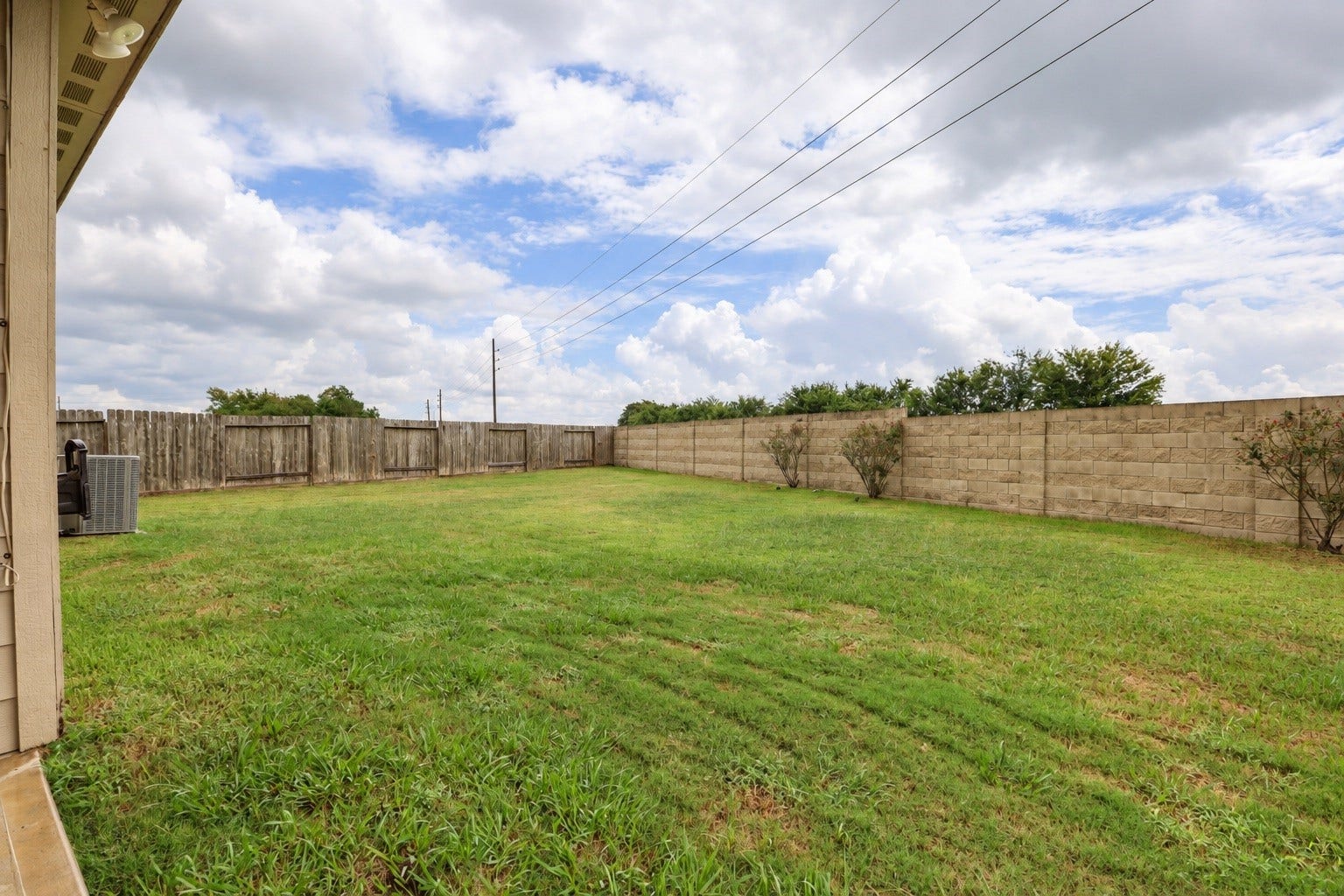 1634 Pink Stone Drive, Rosharon, TX 77583 Check out the size of this yard!!!