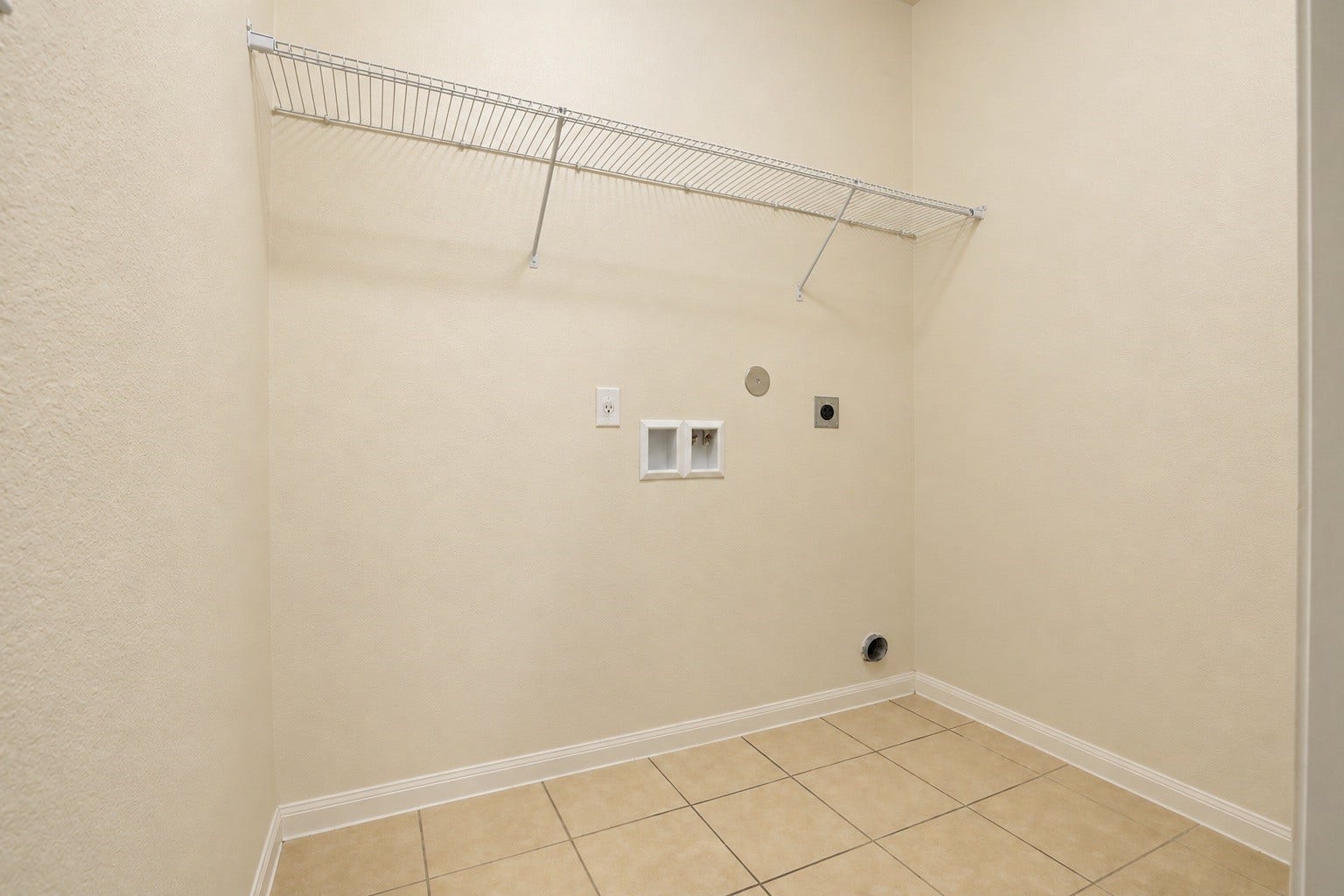 1634 Pink Stone Drive, Rosharon, TX 77583 Enjoy having the laundry room close to the secondary rooms, this home has plenty of storage closets as well!