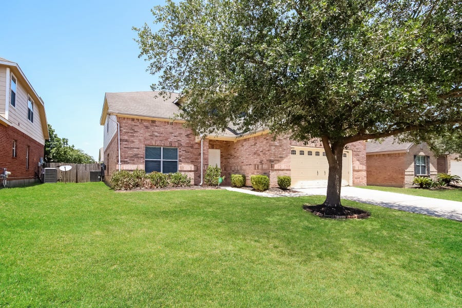 Property photo for 8610 Sunny Gallop Drive, Tomball, TX