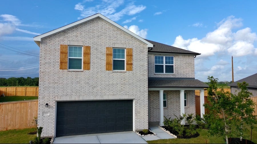 Property photo for 3103 Diamond View Ln, Angleton, TX