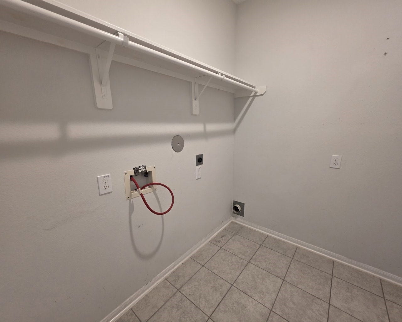 1621 Black Oak Drive, Rosharon, TX 77583 Laundry room
