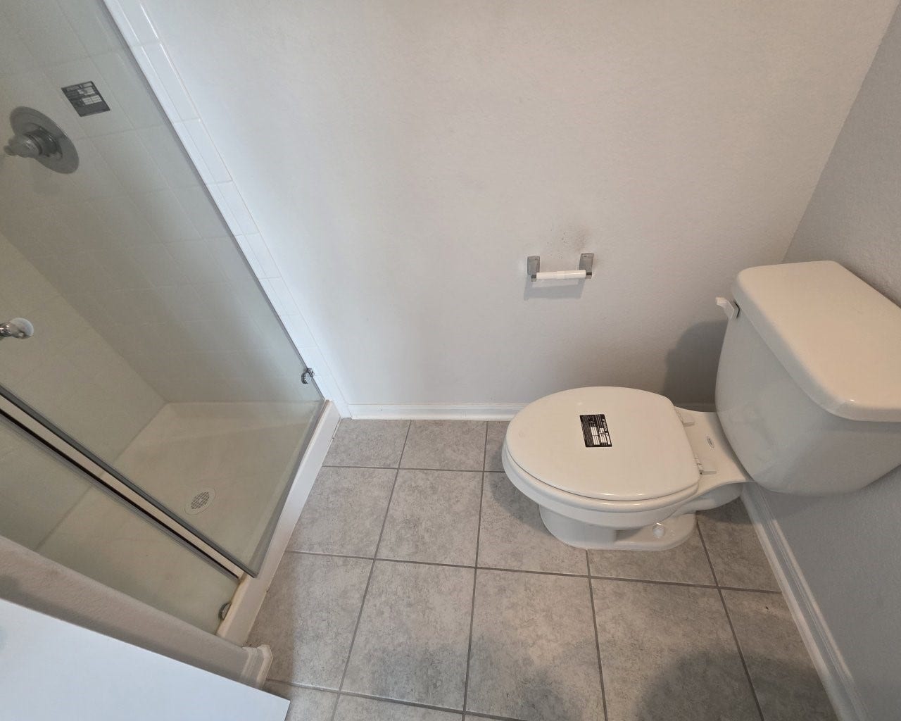 1621 Black Oak Drive, Rosharon, TX 77583 Full bathroom upstairs