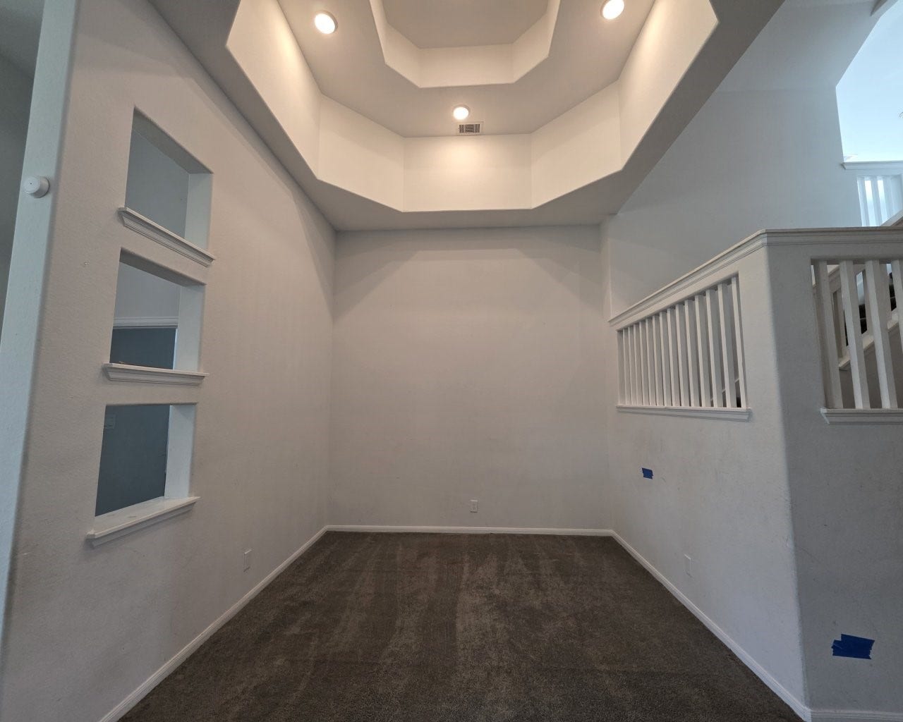 1621 Black Oak Drive, Rosharon, TX 77583 Beautiful dining room with recessed ceiling