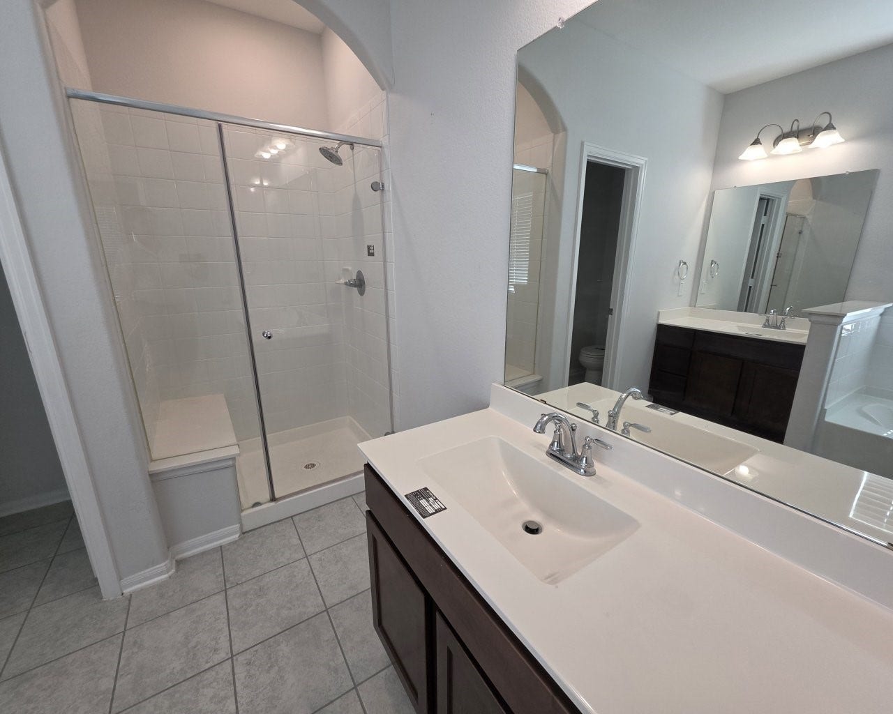 1621 Black Oak Drive, Rosharon, TX 77583 Glass shower and another vanity