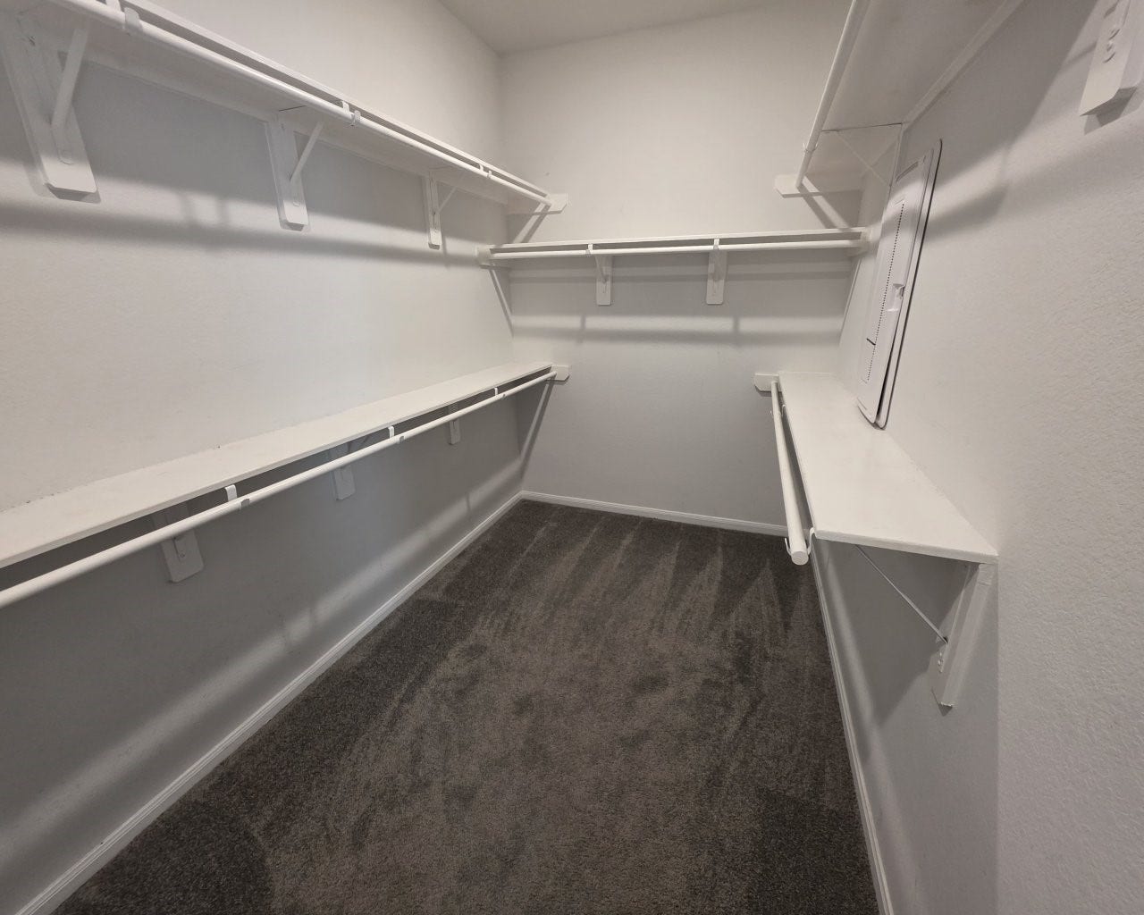 1621 Black Oak Drive, Rosharon, TX 77583 Huge walk-in closet