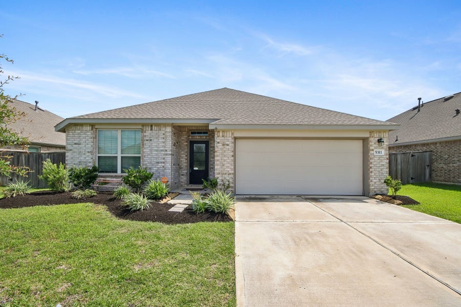 Property photo for 5311 Rushing Brook Lane, Rosenberg, TX