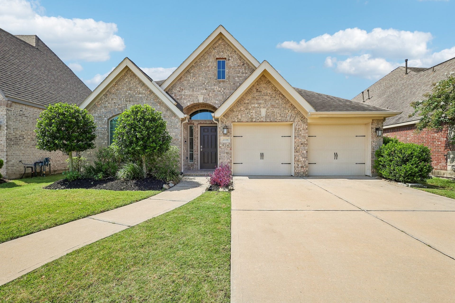 2336 Redwood Ridge Trail, Manvel, TX 77578 Beautiful Curb Appeal