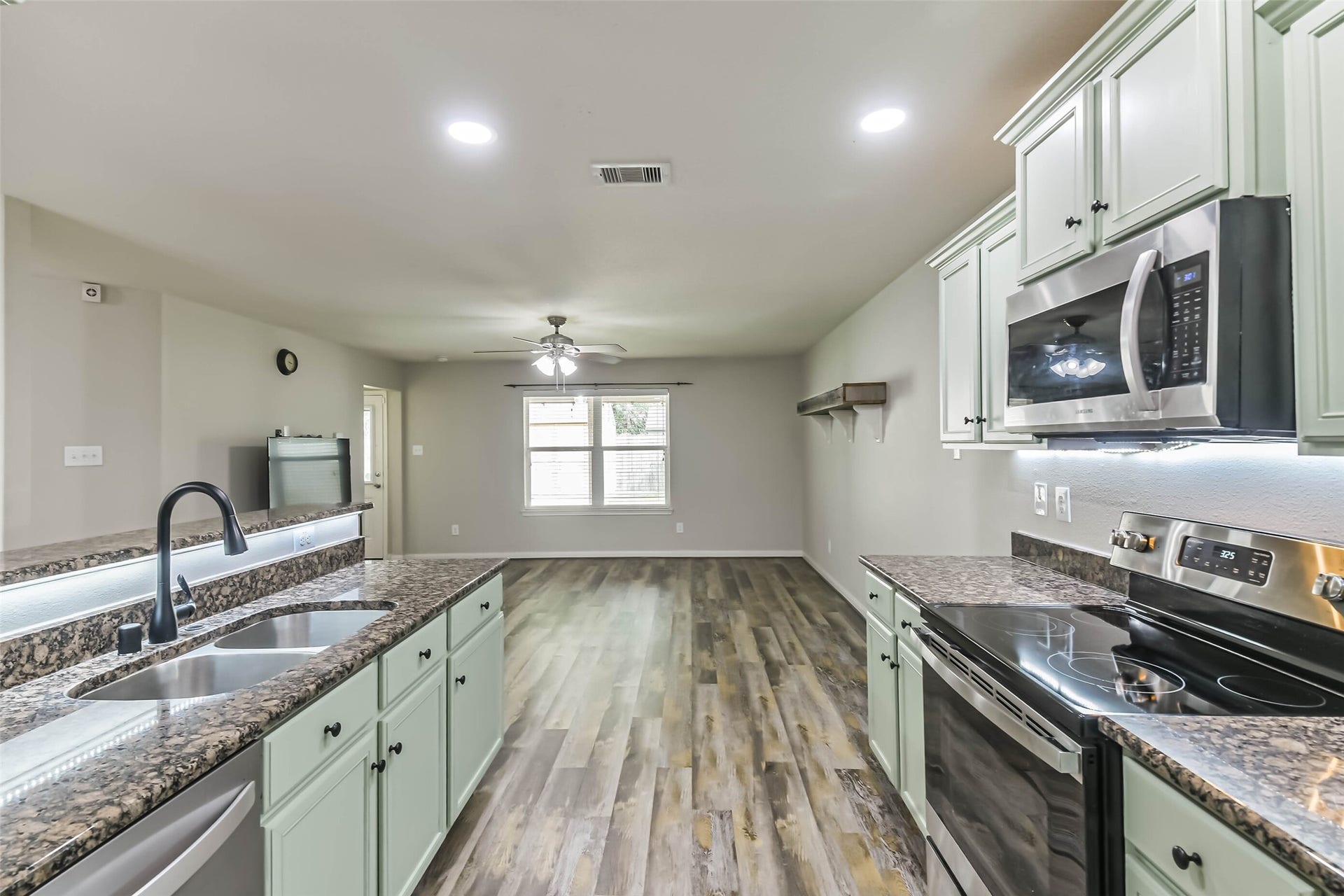 17418 Cedar Rock Drive, Hockley, TX 77447