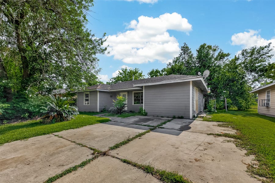 Property photo for 10506 Buffum Street, Houston, TX