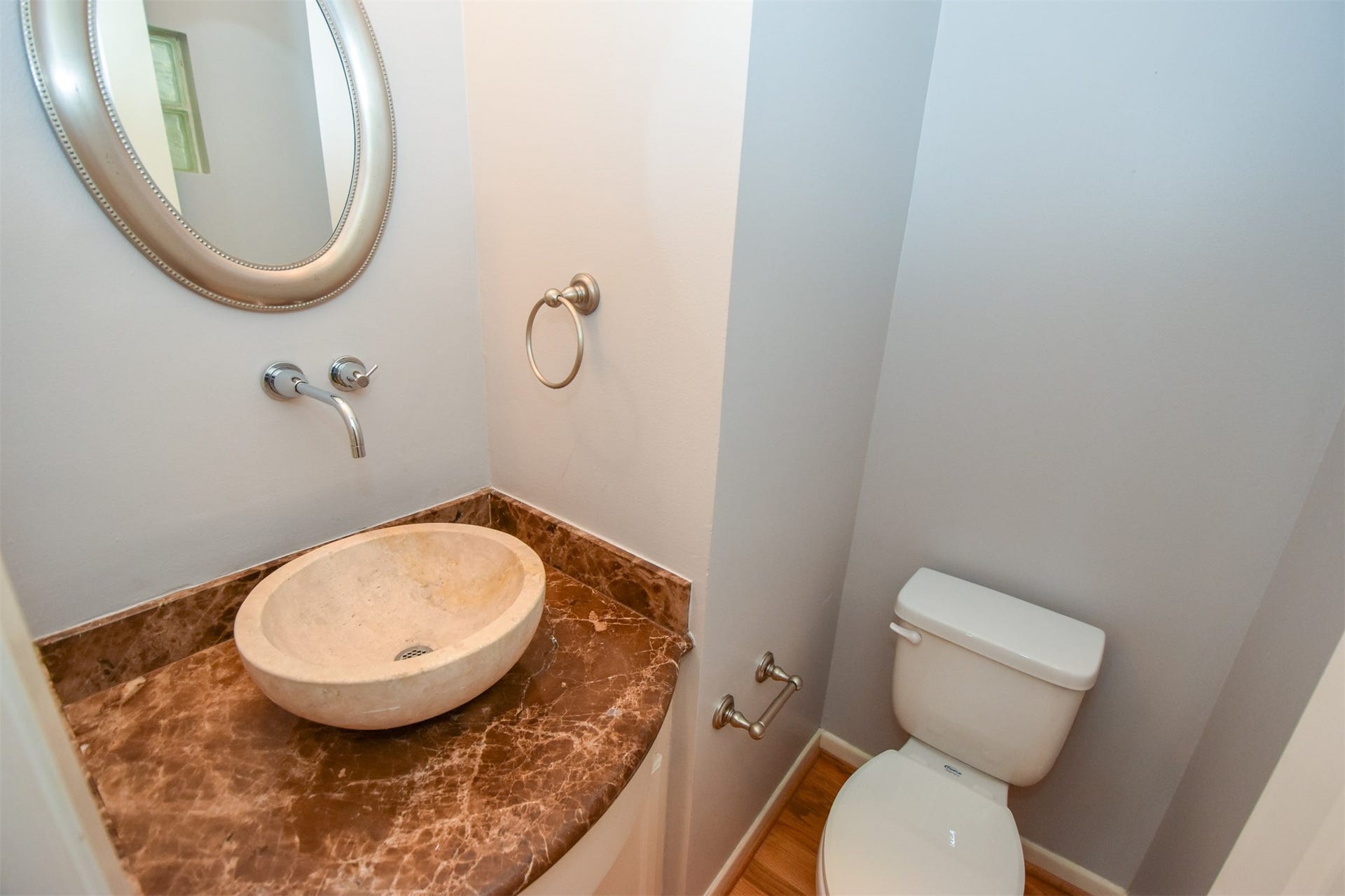 514 Birdsall Street, Houston, TX 77007 Half bath on second floor