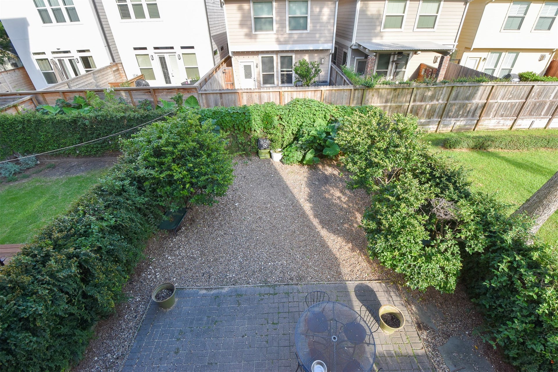 514 Birdsall Street, Houston, TX 77007 View from the second floor balcony overlooks the back yard....