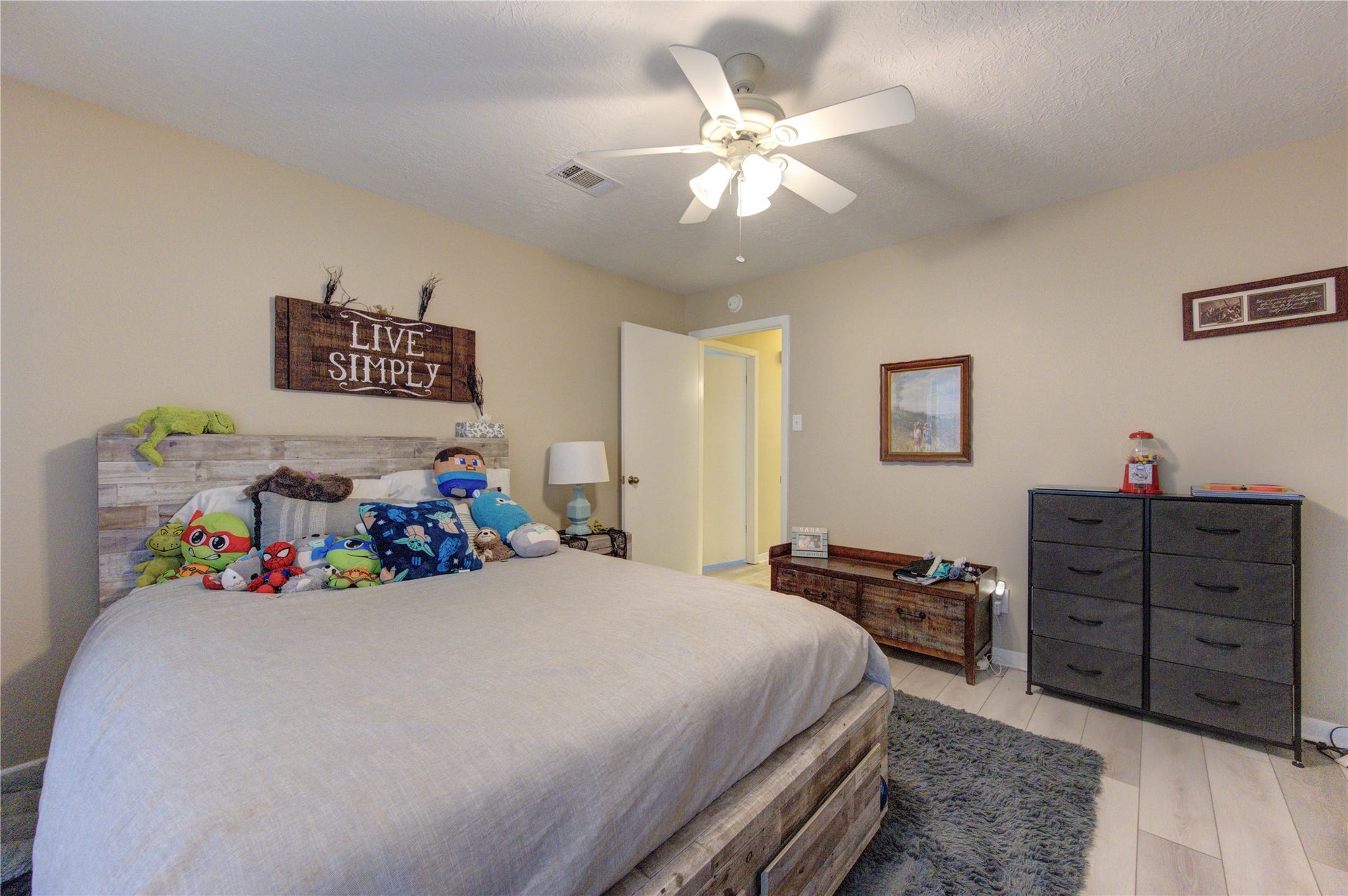 13 S Skimmer Street, La Marque, TX 77568 13 S Skimmer Street, La Marque, TX 77568