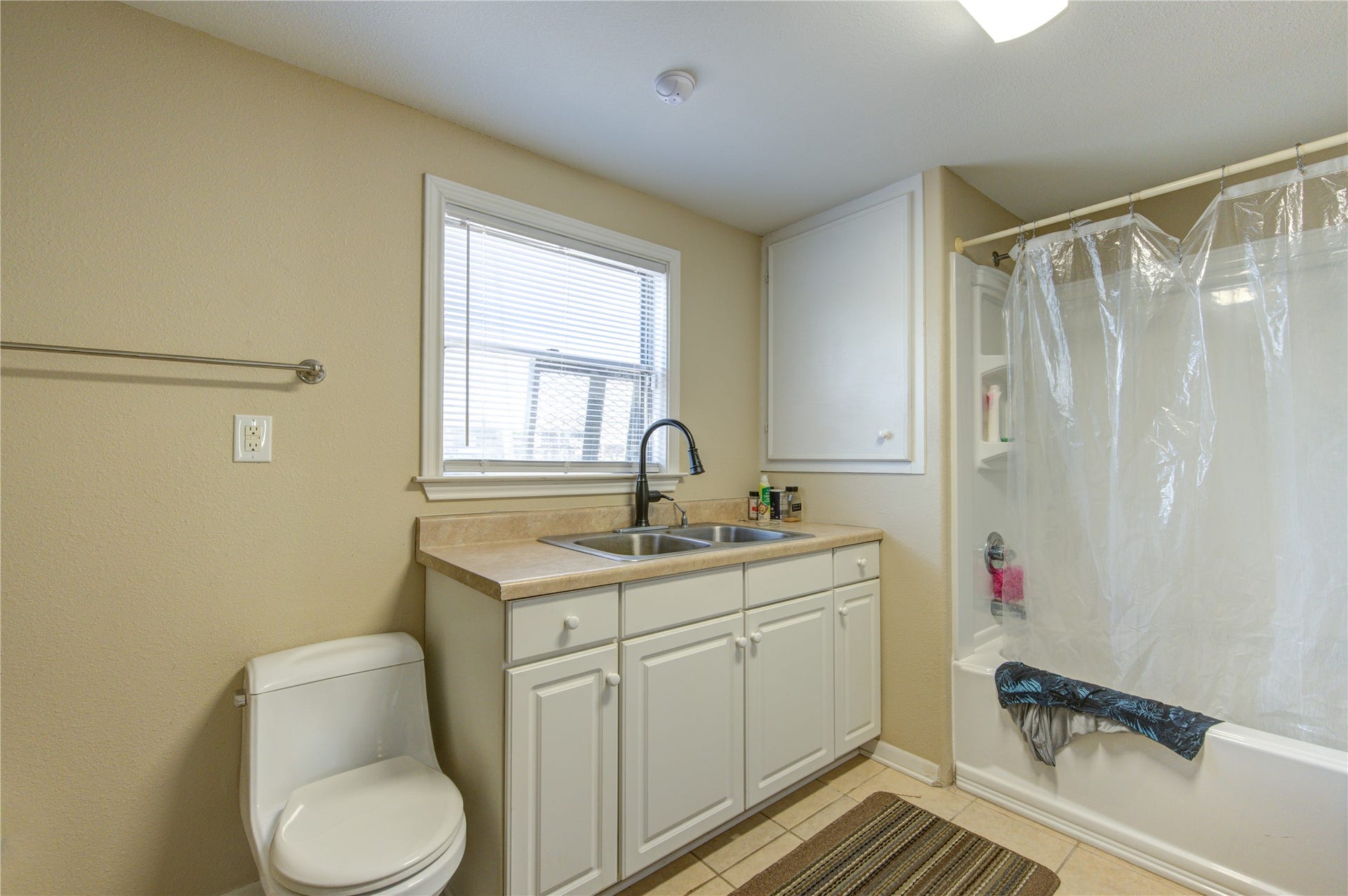13 S Skimmer Street, La Marque, TX 77568 13 S Skimmer Street, La Marque, TX 77568