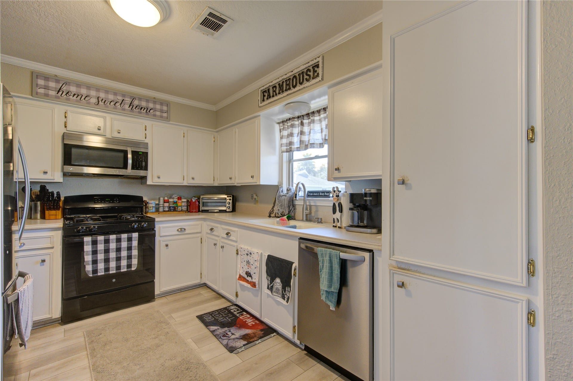 13 S Skimmer Street, La Marque, TX 77568 13 S Skimmer Street, La Marque, TX 77568