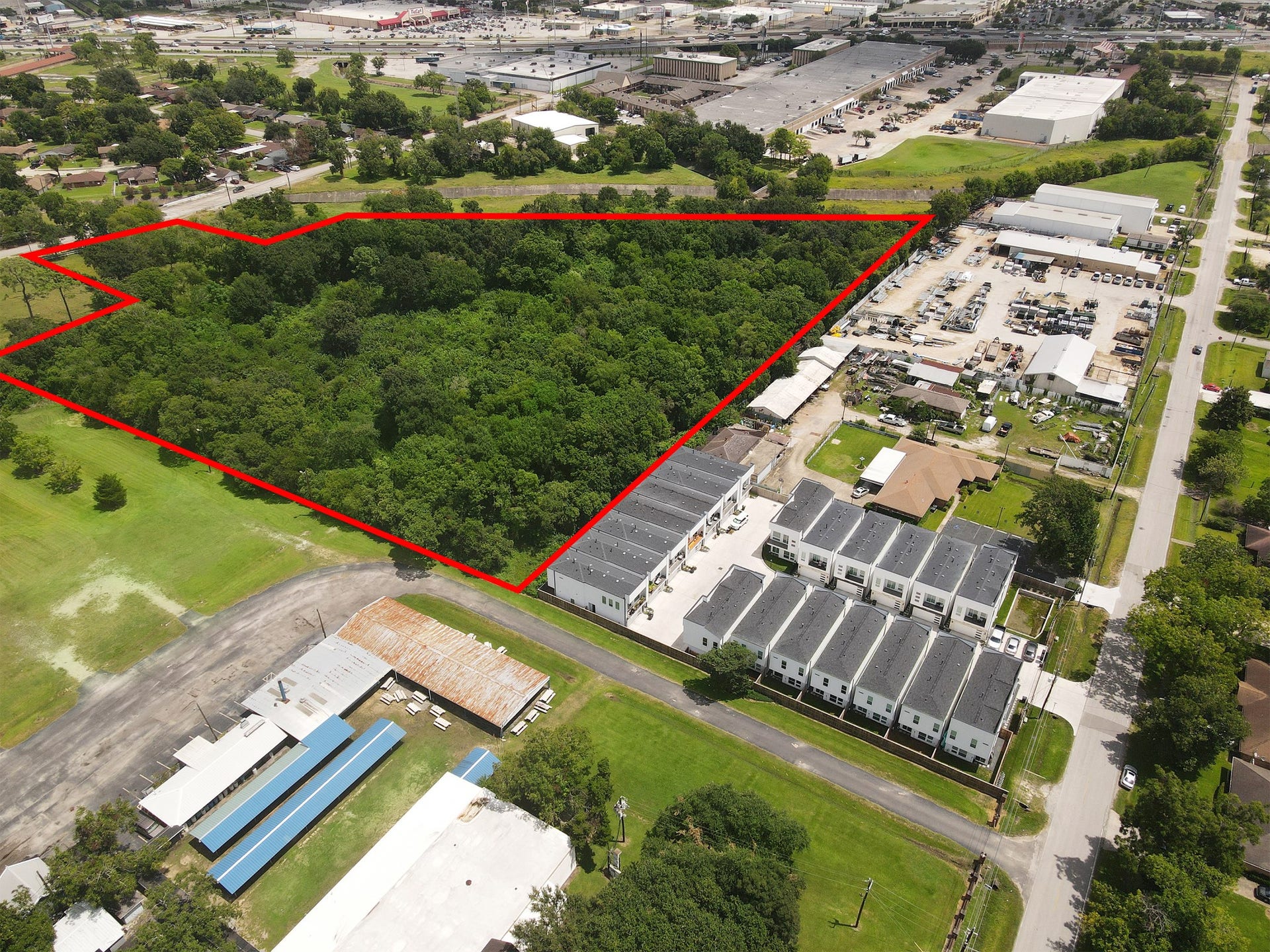 0 Victoria Dr Drive, Houston, TX 77022 20 New townhomes recently built right behind the tract on Whitney St.