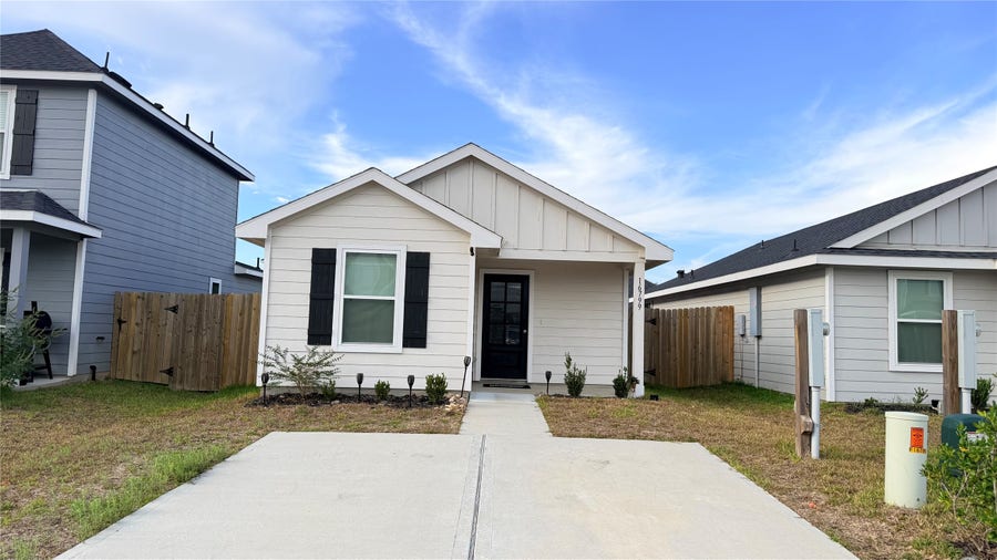 Property photo for 16799 N Marie Village Drive, Conroe, TX