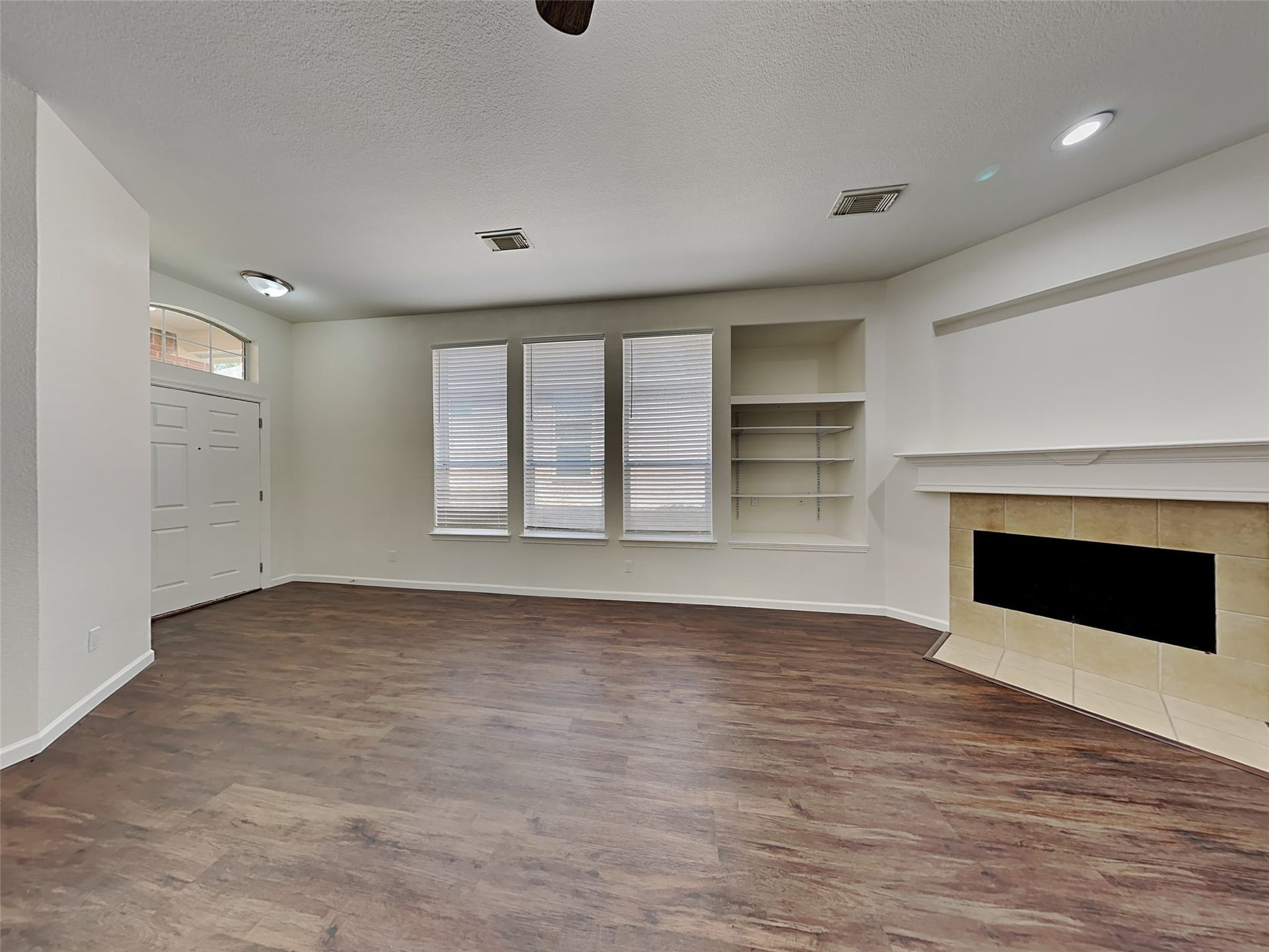 2313 Highland Crossing Drive, Conroe, TX 77304