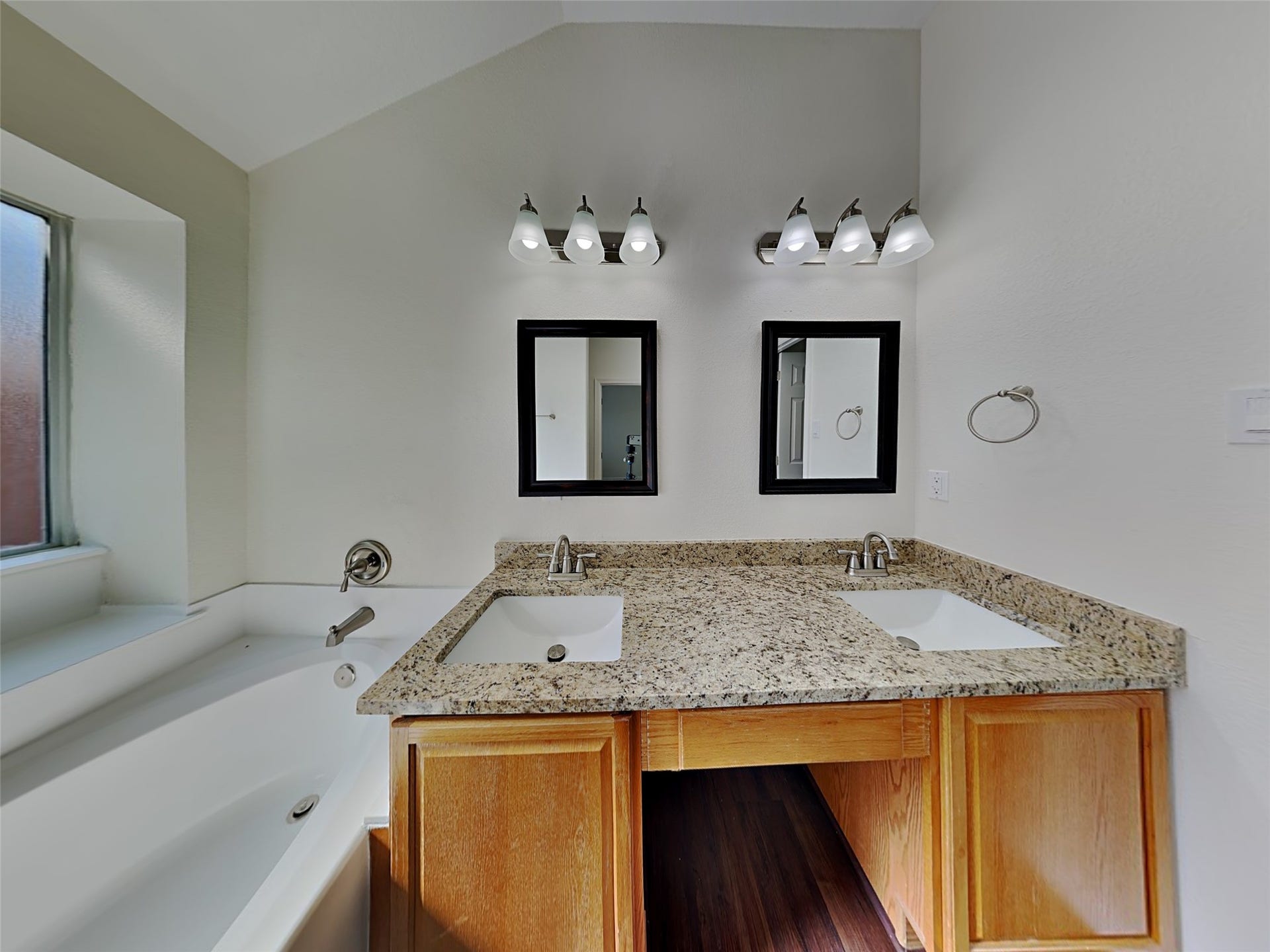 2313 Highland Crossing Drive, Conroe, TX 77304