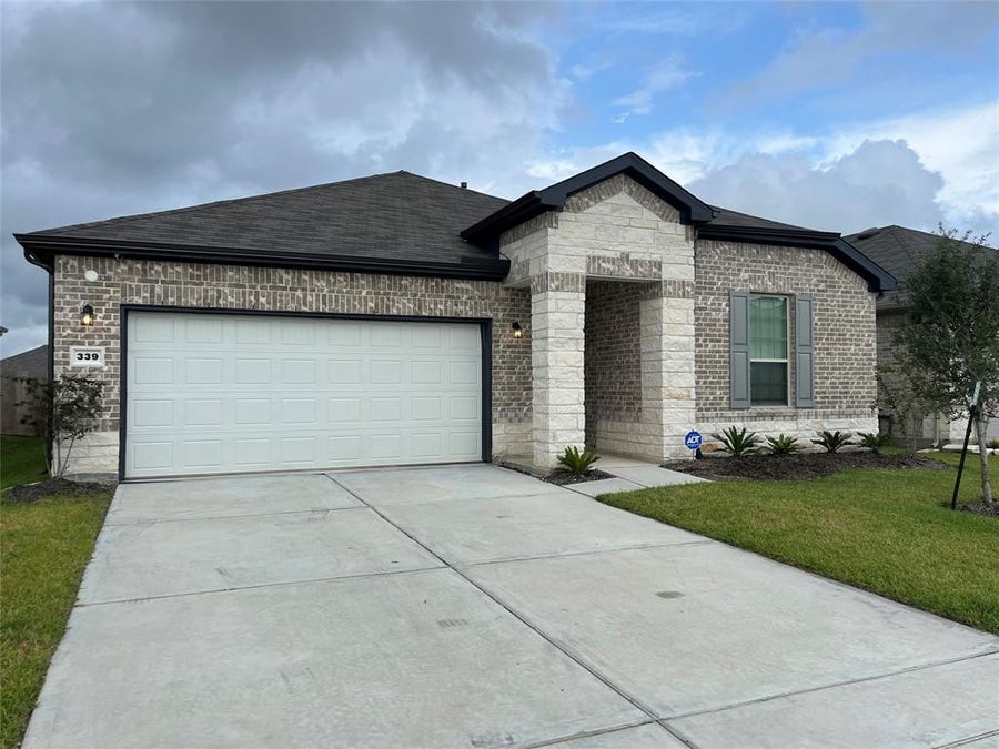 Property photo for 339 Paso Fino Drive, Alvin, TX