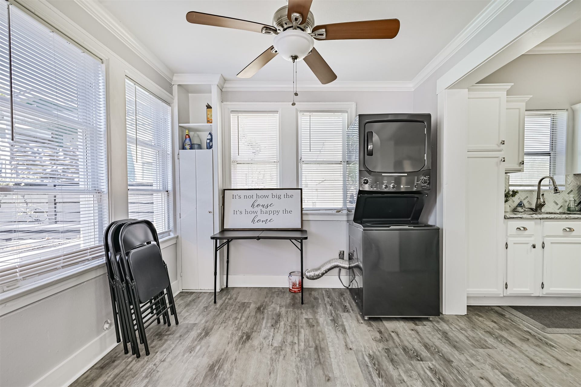 1419 39th Street, Galveston, TX 77550 Located Just Off the Kitchen is a Large, Additional Den at the Rear of the Home with Laundry Area.