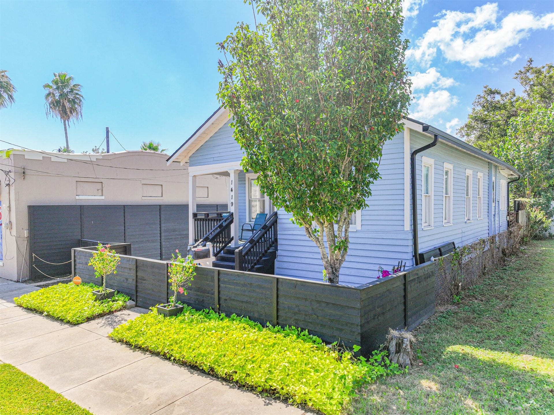 1419 39th Street, Galveston, TX 77550 The Side Elevation Shows How Large This Home Actually Is - With a Nice Size Backyard as Well!
