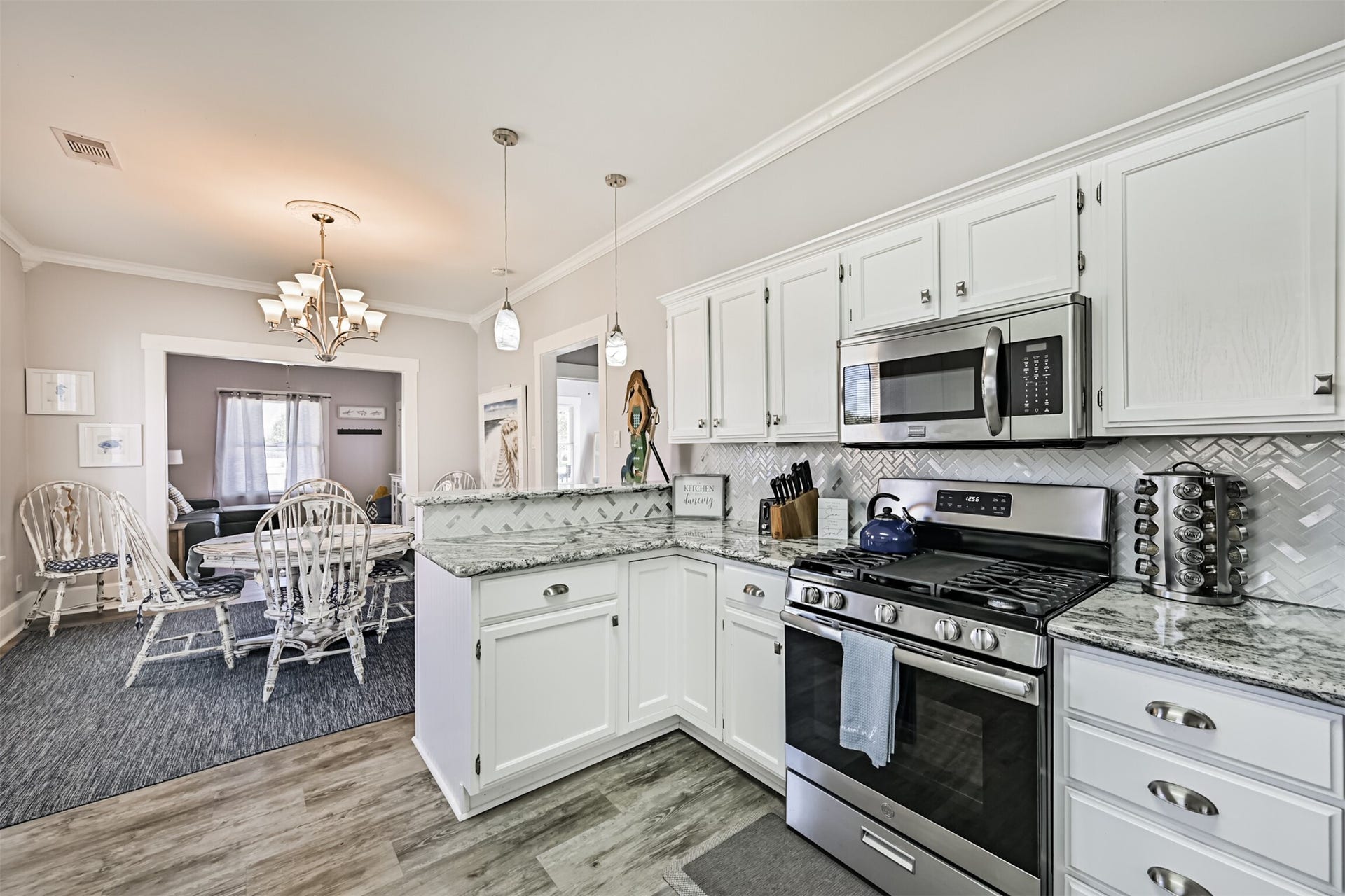 1419 39th Street, Galveston, TX 77550 Nice Stainless-Steel Appliances Included!