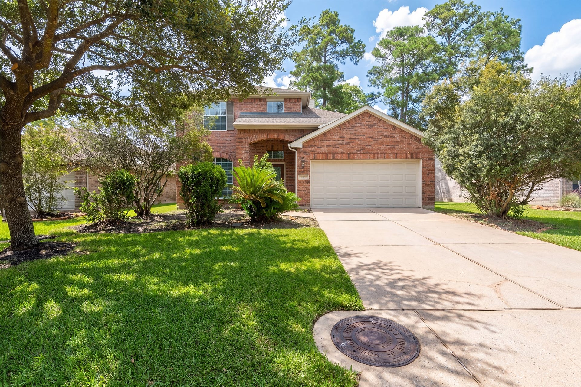 130 S Spinning Wheel Circle, The Woodlands, TX 77382