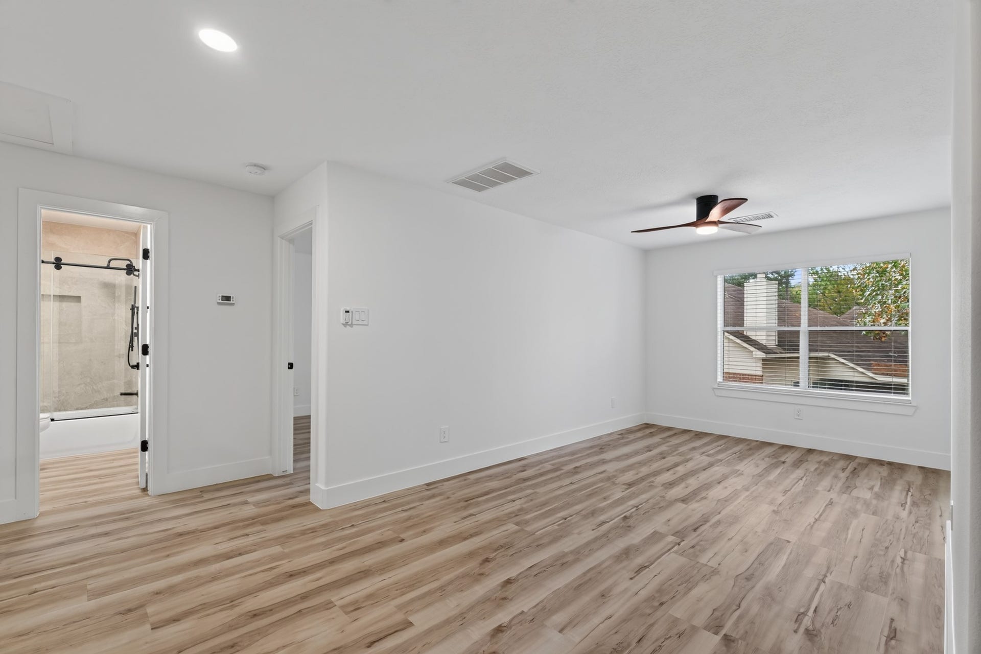 130 S Spinning Wheel Circle, The Woodlands, TX 77382