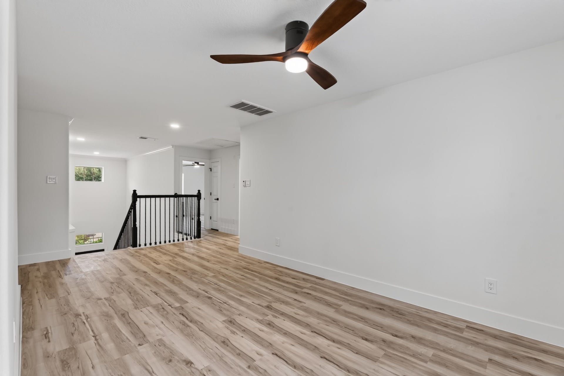 130 S Spinning Wheel Circle, The Woodlands, TX 77382