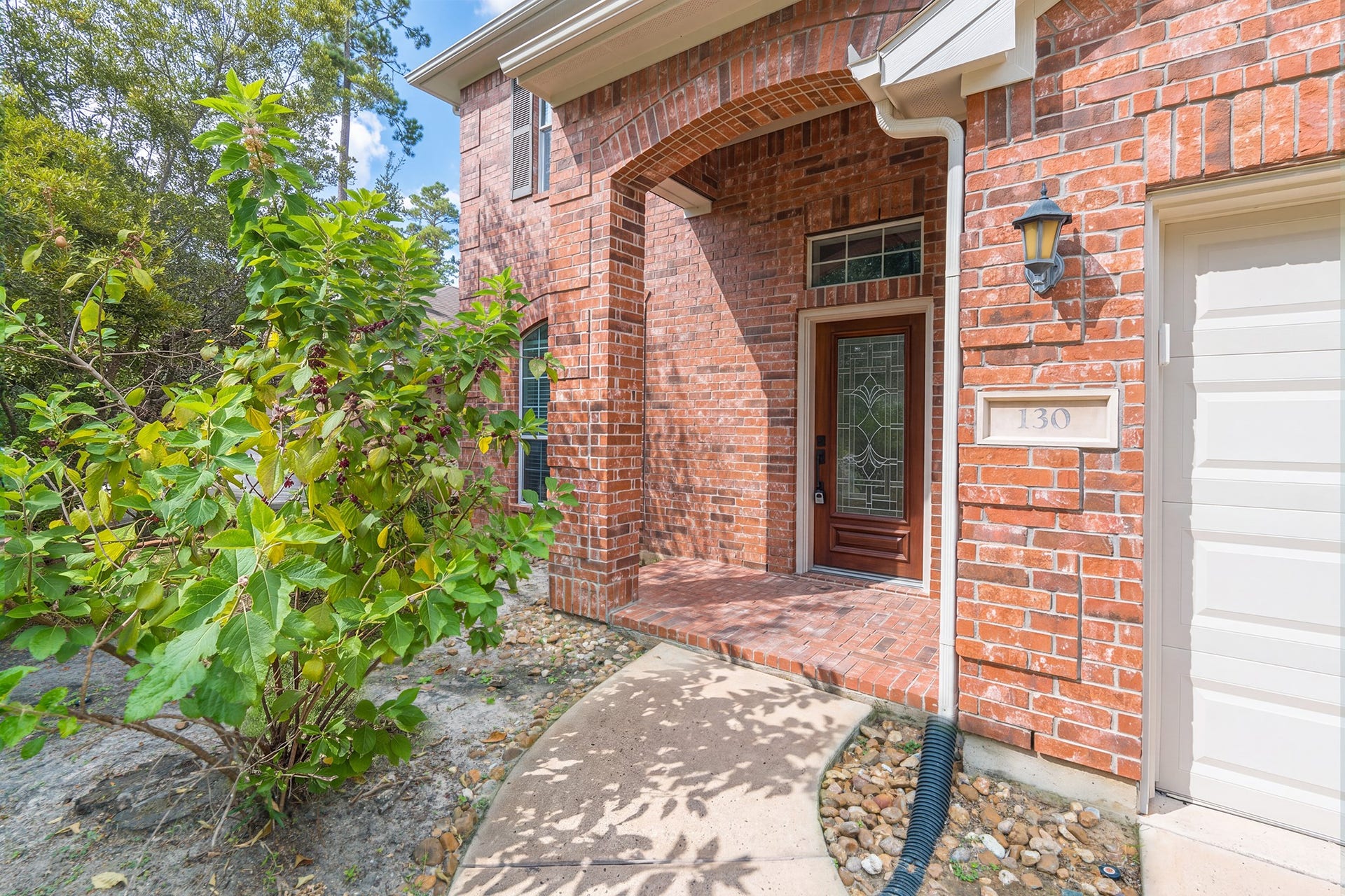 130 S Spinning Wheel Circle, The Woodlands, TX 77382