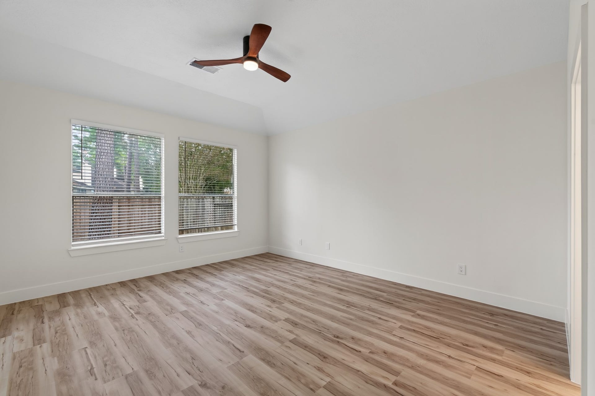 130 S Spinning Wheel Circle, The Woodlands, TX 77382
