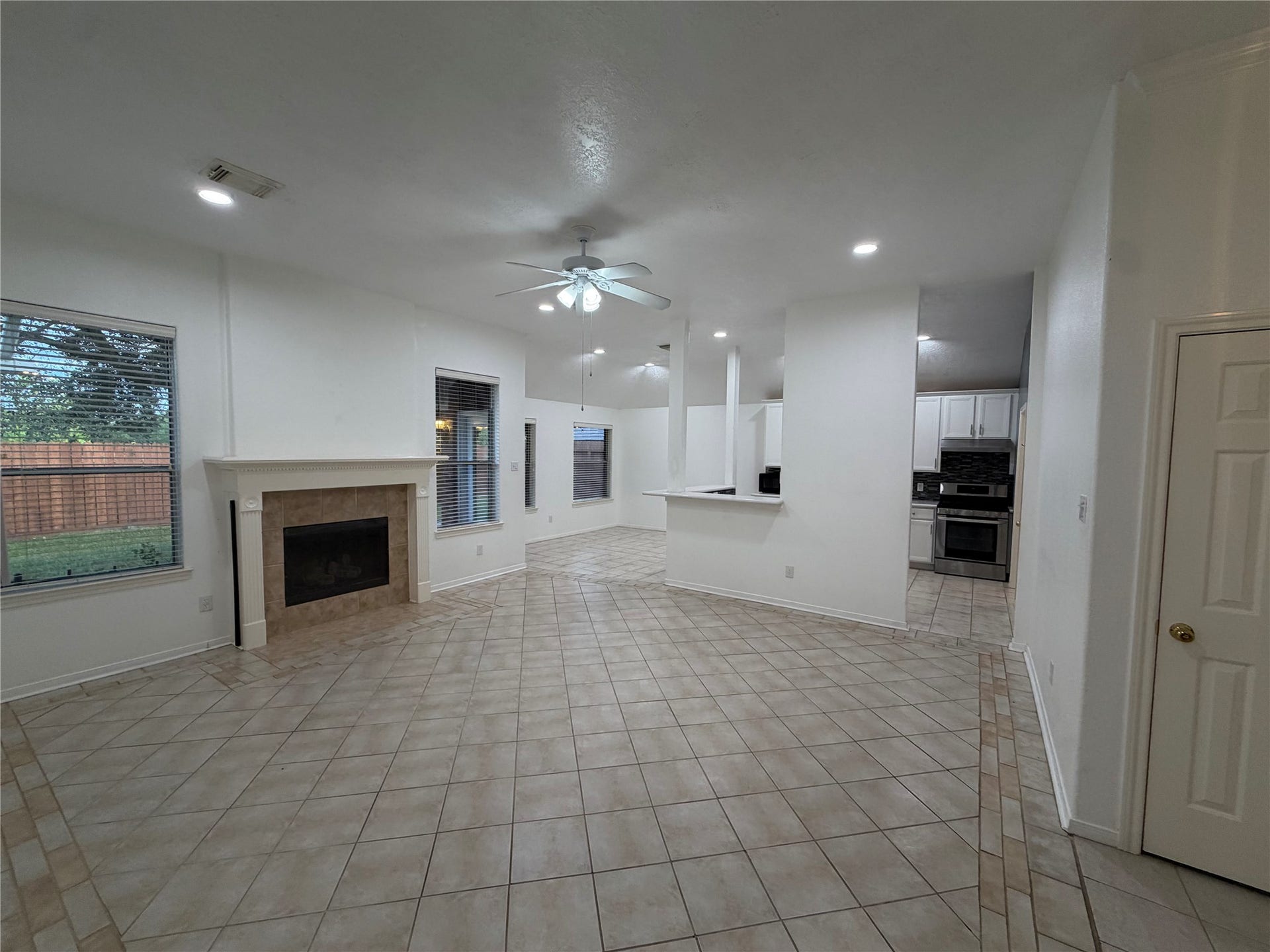 1109 Courtside Drive, League City, TX 77573