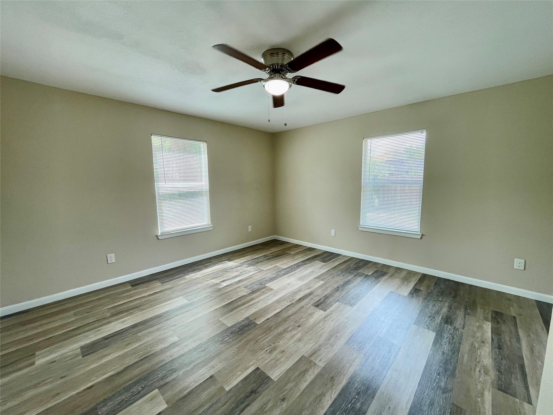 6810 Foster Street, Houston, TX 77021 6810 Foster Street, Houston, TX 77021