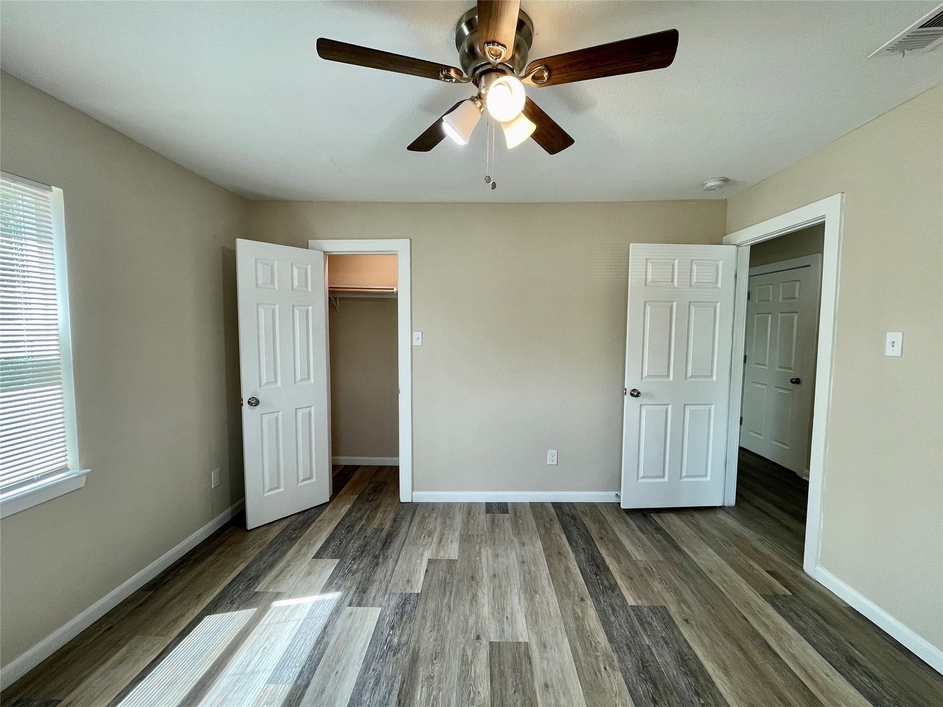 6810 Foster Street, Houston, TX 77021 6810 Foster Street, Houston, TX 77021
