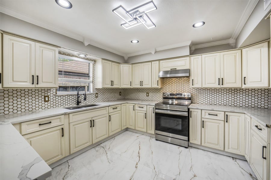 Property photo for 7834 Vickijohn Drive, Houston, TX