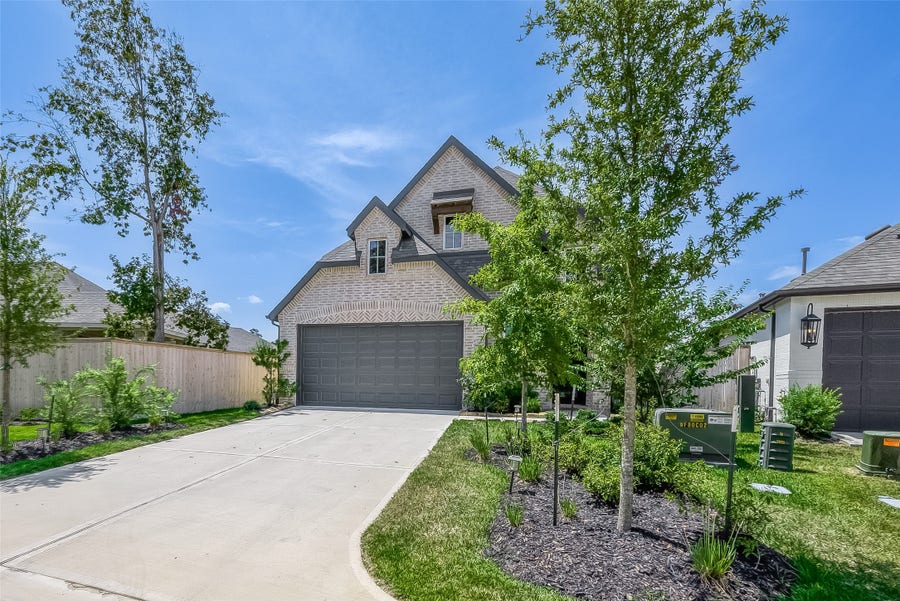 Property photo for 430 W Cascade Heights Drive, Montgomery, TX