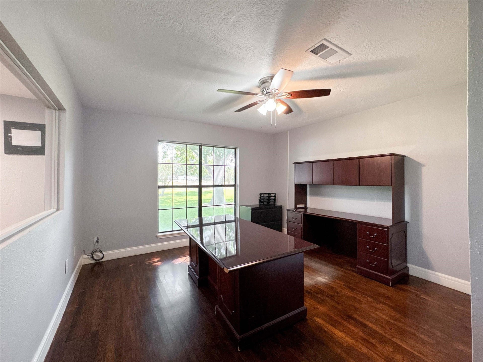 18021 Dace Lane, Alvin, TX 77511 Office spce