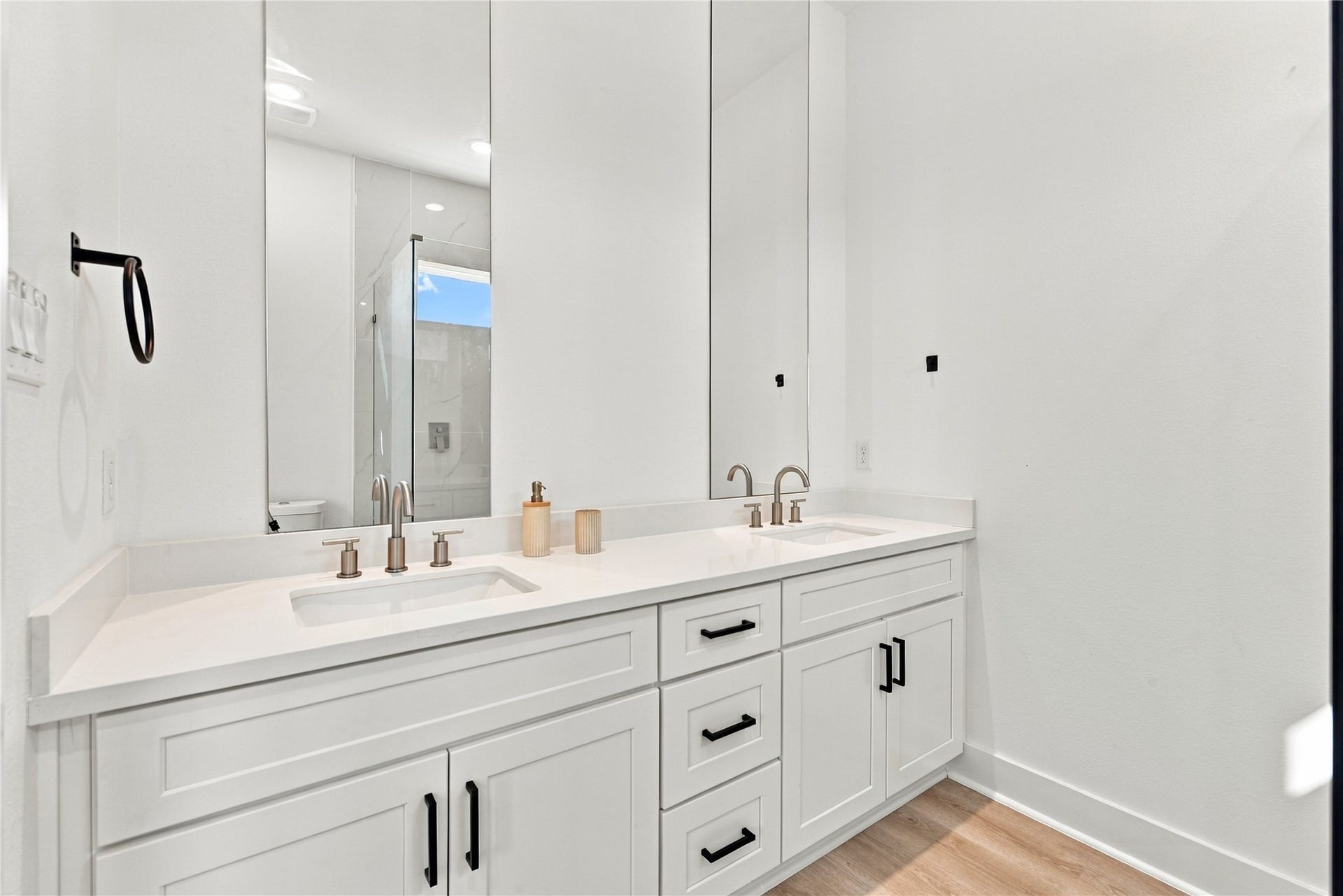 7948 Betty Boop Street, #B, Houston, TX 77028 7948 Betty Boop Street, #B, Houston, TX 77028