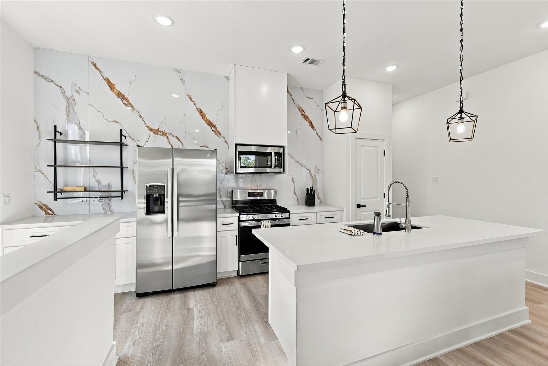 7948 Betty Boop Street, #B, Houston, TX 77028 7948 Betty Boop Street, #B, Houston, TX 77028