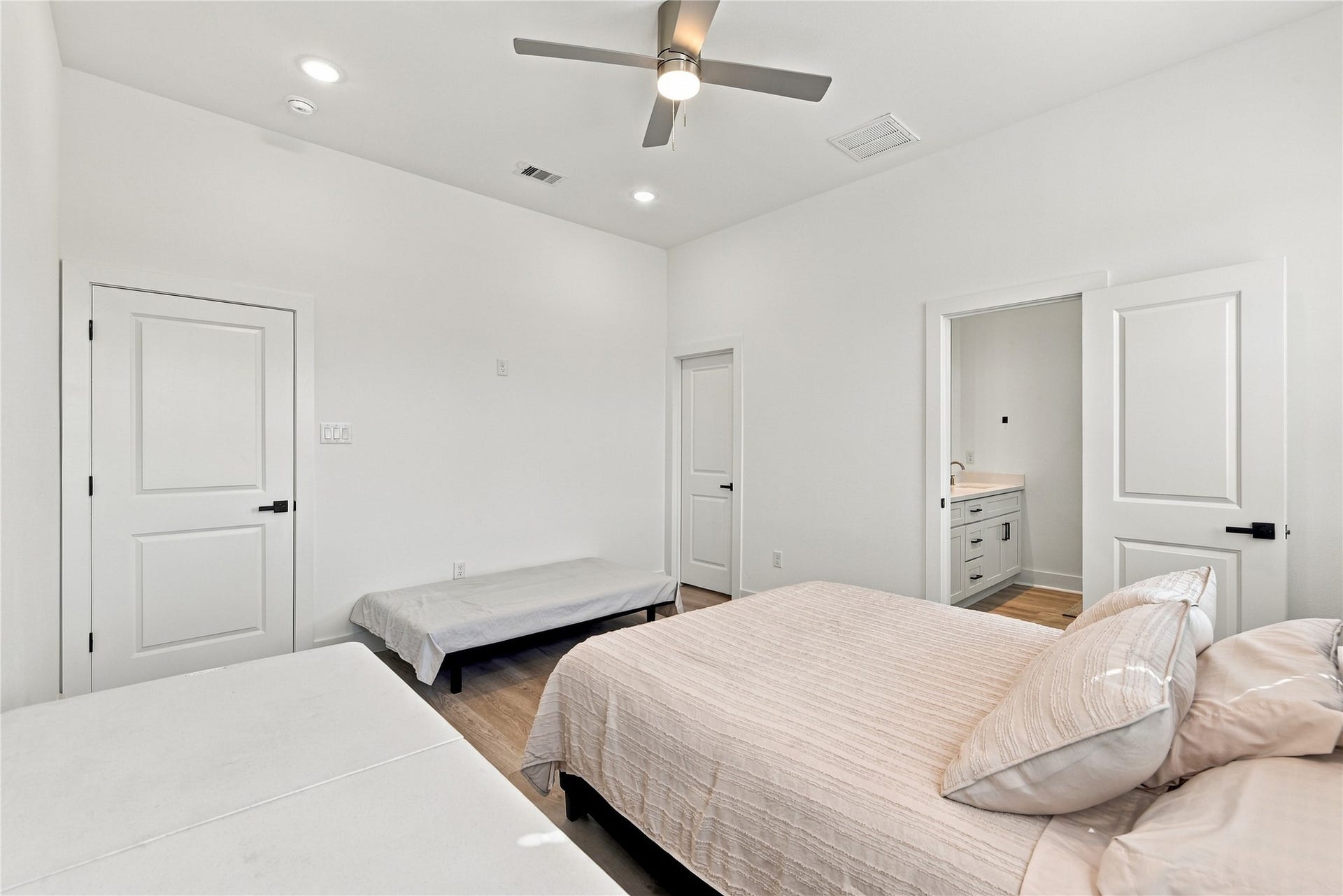 7948 Betty Boop Street, #B, Houston, TX 77028 7948 Betty Boop Street, #B, Houston, TX 77028
