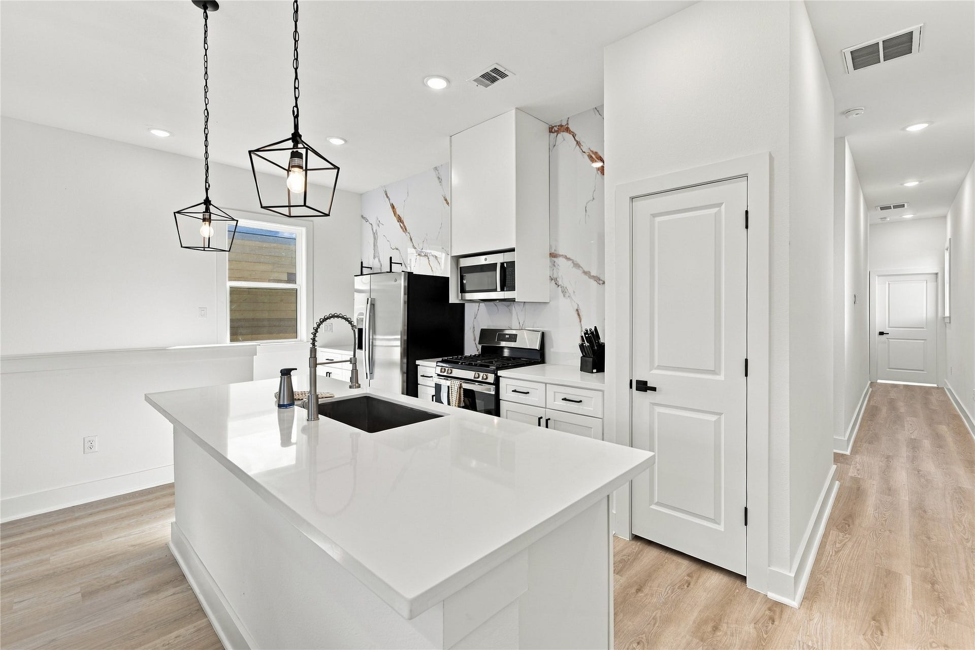 7948 Betty Boop Street, #B, Houston, TX 77028 7948 Betty Boop Street, #B, Houston, TX 77028