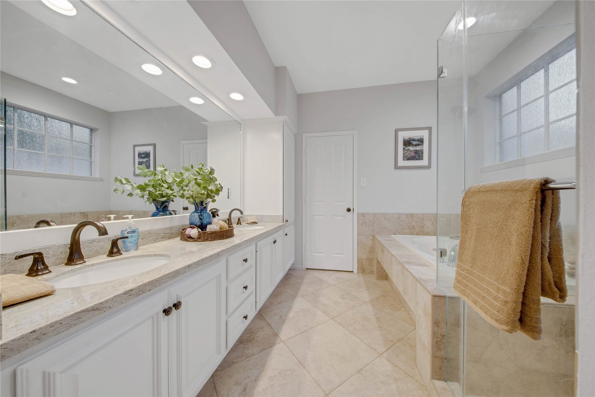 79 N Cochrans Green Circle, The Woodlands, TX 77381 79 N Cochrans Green Circle, The Woodlands, TX 77381